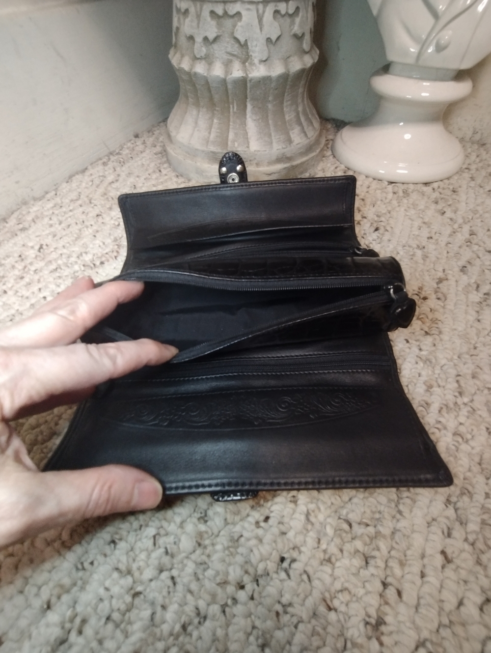 Brighton Black Leather Roll Travel Jewelry Case With Silver/Gold Heart Snap - Picture 8 of 10